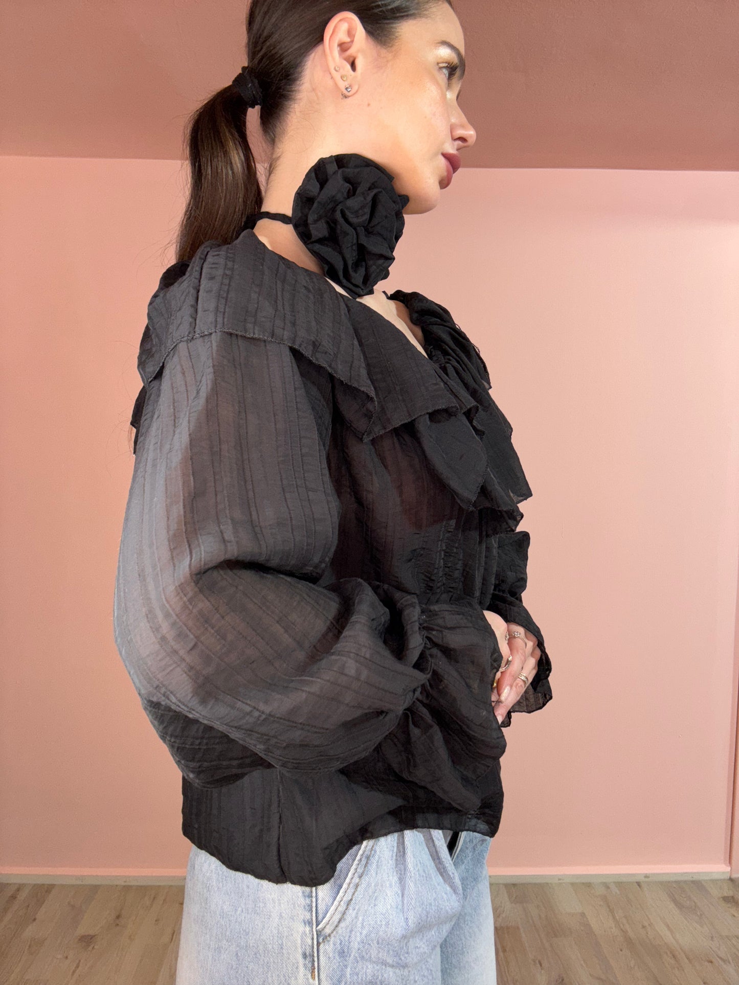 Blusa con fiore Naomi