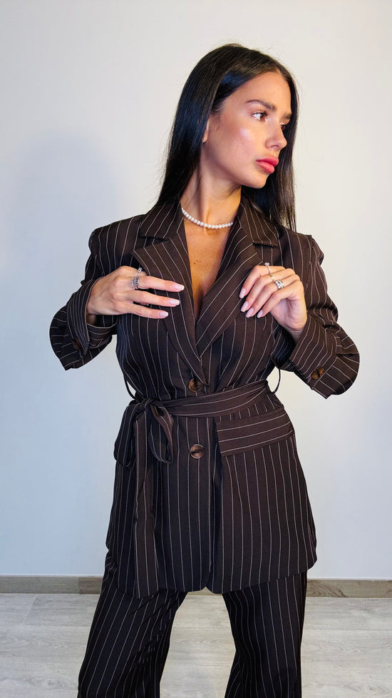 Tailleur gessato marrone Ara