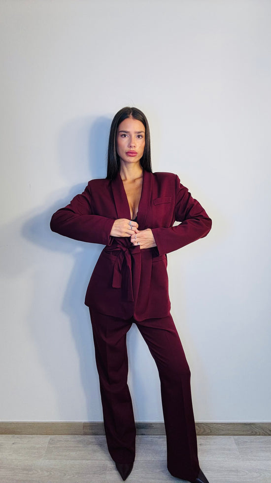 Tailleur bordeaux Office