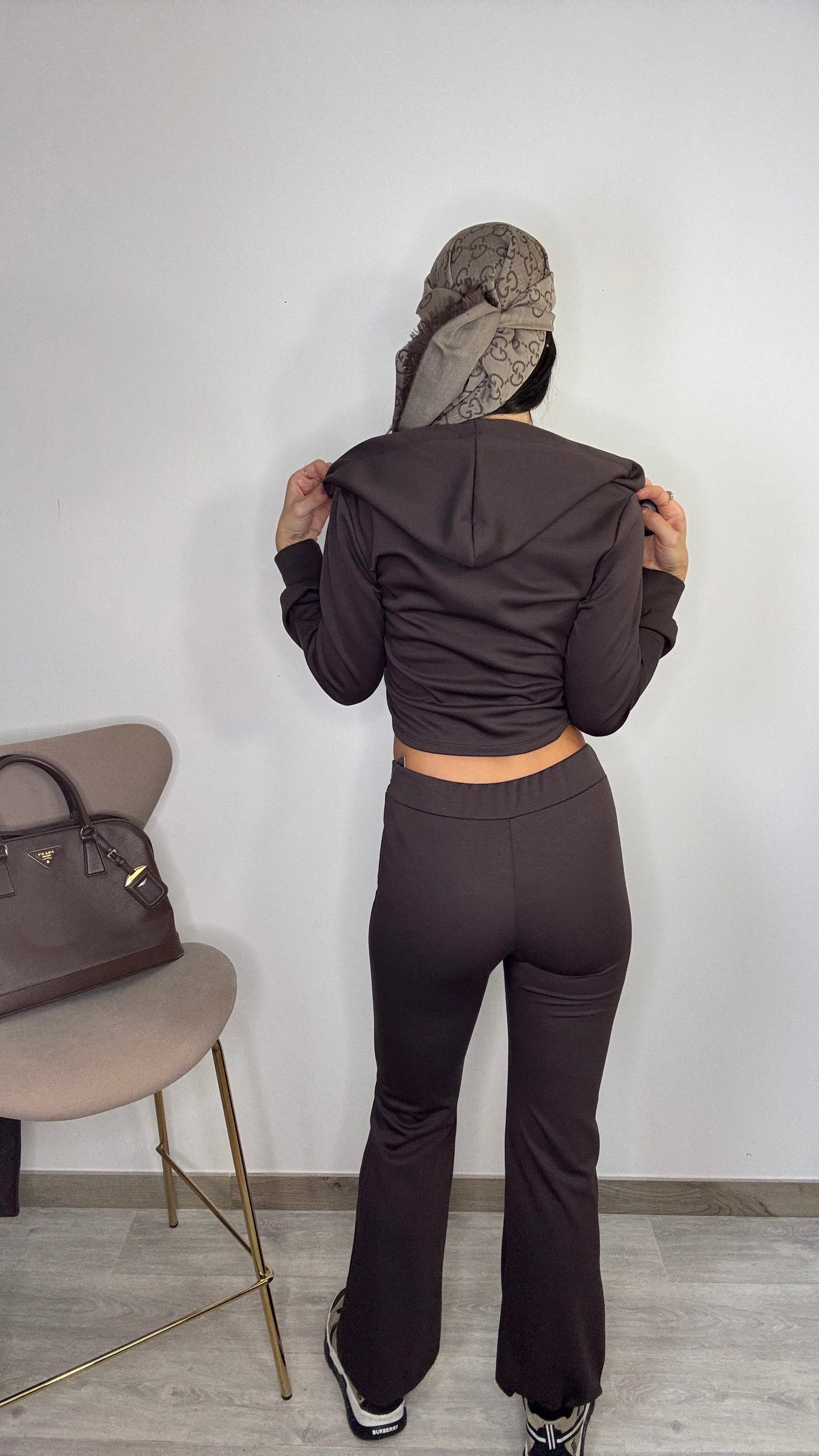 Tuta marrone Ela